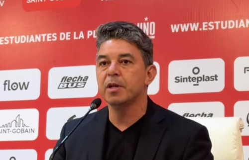 AndresGara's tweet photo. «Que te escondan el escudo es un montón» 

https://t.co/8HpdY6aAuR

#RiverPlate #Gallardo #Conmebol #CopaLibertadores https://t.co/rl7b3suunk