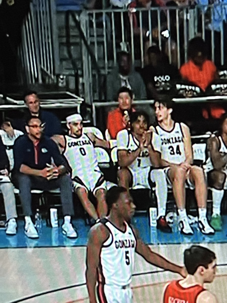 TheDrewBarton15's tweet photo. Another game another Ryan Nembhard masterclass at running the offense. 14 AST to 2 TOs. Just chilling on the bench.

Ben Gregg gets my player of the game nod &amp; has been great in the Bahamas. An absolute jolt of lightning off the bench who brings an edge to this squad! #Zags https://t.co/xFE0ismQA7