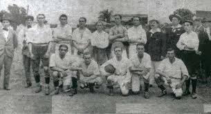 _MarcoCastro_'s tweet photo. Se cumplen 105 años del primer ascenso de #Chicago a #PrimeraDivisión. Es el club más joven (8 años) en ascender a la máxima categoría del fútbol argentino habiendo comenzado en cuarto nivel:

1914 ⬆️ Tercera a Segunda
1918 ⬆️ Segunda a Intermedia
1919 ⬆️ Intermedia a Primera https://t.co/8AR7hmUq3F
