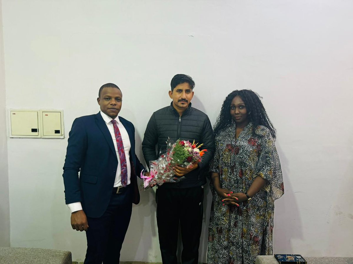 अफ्रीकन देशों के एक डेलिगेशन में मसाई ट्राइबल समूह से आने वाली केन्या की पूर्व मंत्री Everlyne Koiyan व कंबा ट्राइबल समूह के सामाजिक कार्यकर्ता Danson Mwololo से आज दिल्ली में मुलाकात की। दोनों के साथ केन्या में ट्राइबल समूहों की सामाजिक और राजनीतिक परिस्थितियों पर चर्चा हुई।