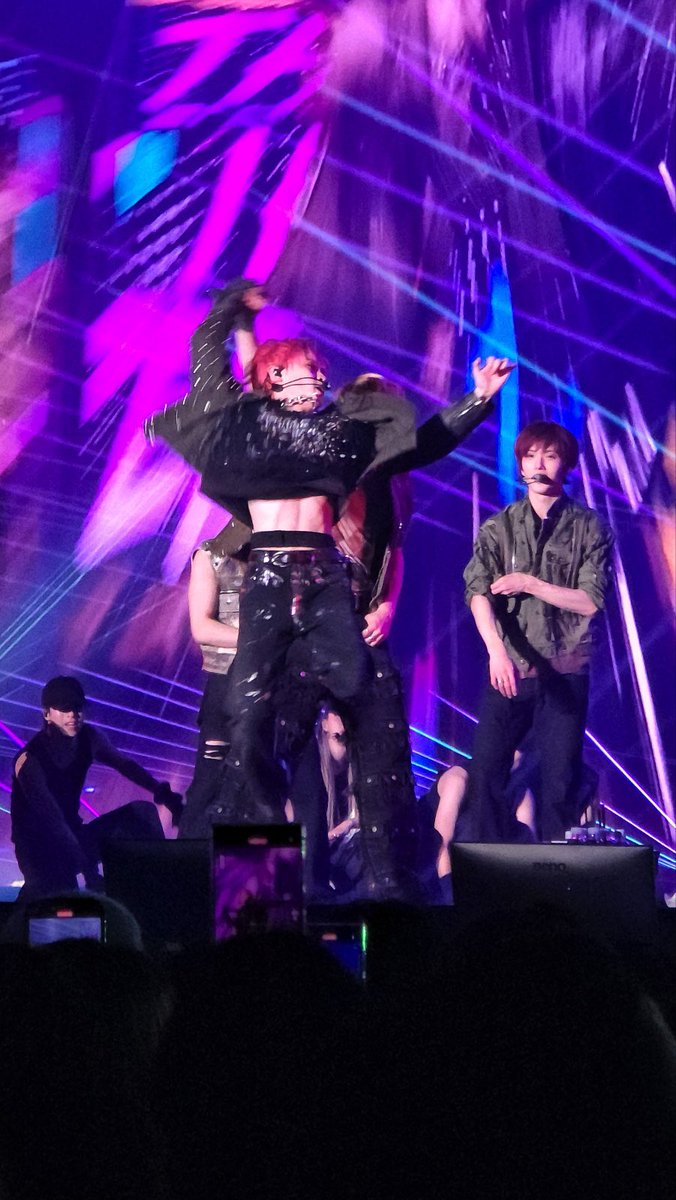 onsellu3u's tweet photo. 내가 어제 찍은 사진중에 제일 충격먹은 천러.. https://t.co/4t9QsNVaig