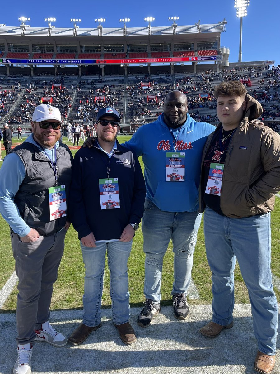 ron_dale23's tweet photo. Egg bowl. Toddy Hotty 2024!!🔵🔴@jpowe57 https://t.co/zIBAI8B7Vy