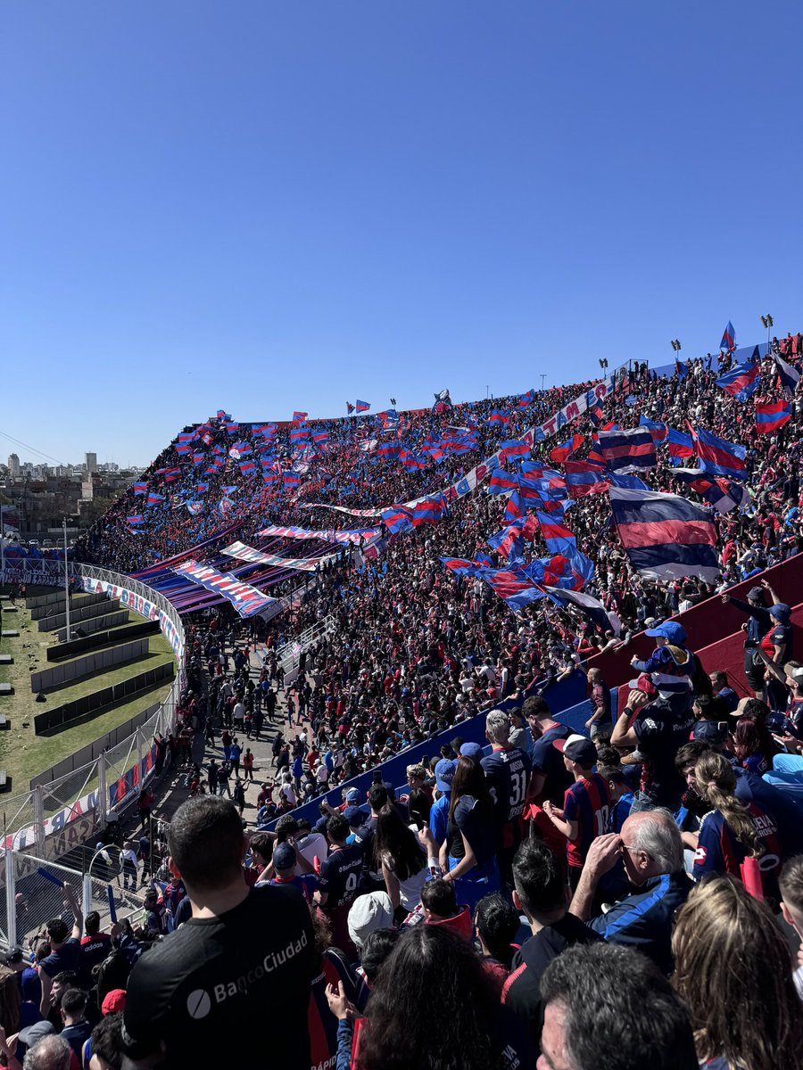 “DÍA DEL HINCHA DE SAN LORENZO”

“San Lorenzo querido, SIEMPRE estaré a tu lado” porque así dice uno de nuestros temas y es la que más nos representa, FELIZ DÍA A NOSOTROS, a los que realmente aman al club, a los que nunca lo va a dejar tirado, en las buenas y en las malas, los