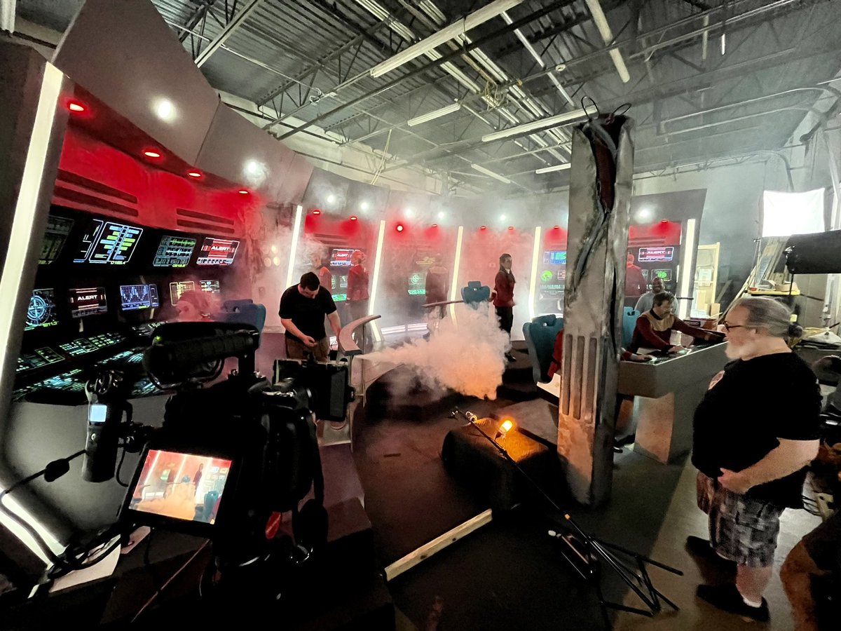 RED ALERT! 🔥 🔥 🔥 Setting up a shot on #FarragutForward - one of the biggest Star Trek Fan productions ever!

Big shoutout to our set construction team for their incredible work!

#kaoticastudios #farragutfilms #startrek #fanfilm #bts #BehindTheScenes