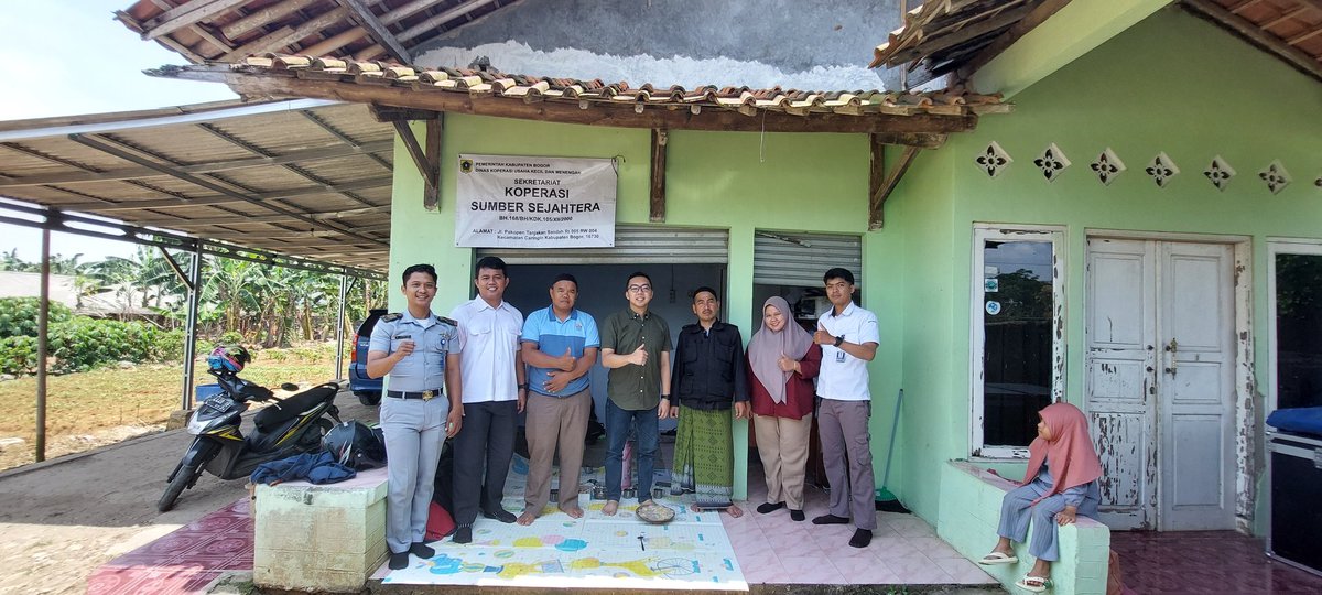 RickyA_Luhkan's tweet photo. Kamis (24/10), Ricky Arsenapati, Luhkan Kab. Bogor Pembinaan jejaring kerja/usaha Koperasi dan Mobil ATI sektor perikanan, Koperasi Sumber Sejahtera, Kec. Caringin
#GiatLuhkanSatminkalBogor #Bgr 
@brpbatpp_bogor
@bppsdm_kp
@pusluh_bppsdm https://t.co/SgQpflnWNi