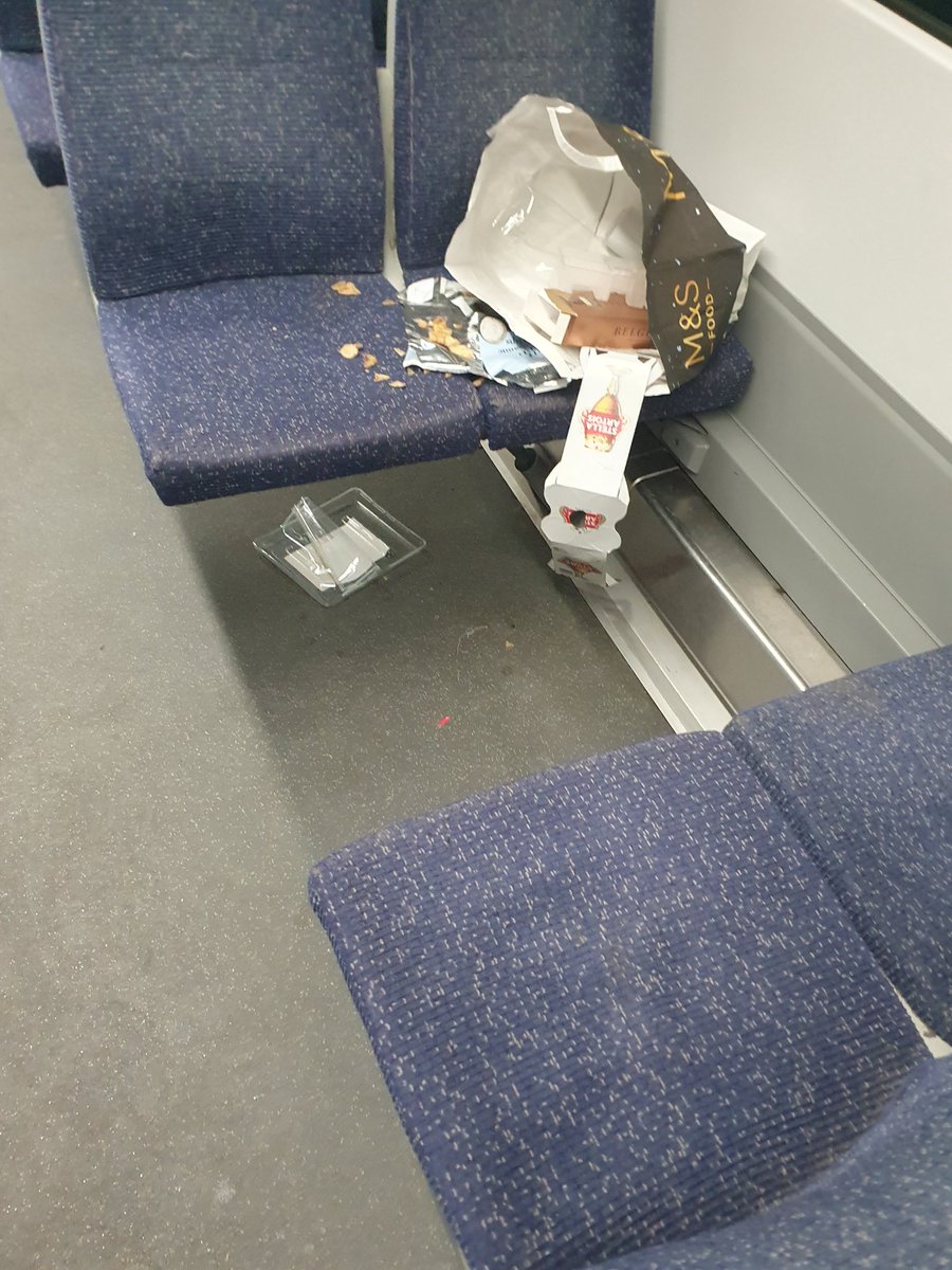 donkeywolf's tweet photo. @TLRailUK is there any reason why the trains can't be cleaned before departure?
#Thameslink #Bedford https://t.co/iu7WY64wRT