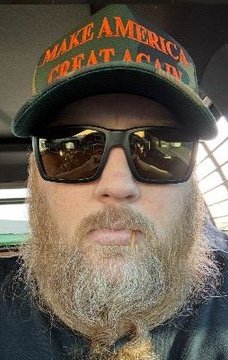 t4mb1's tweet photo. mcr in november: we're going on tour and dropping mcr5
bob bryar november subplot: https://t.co/gsKpcfA01b