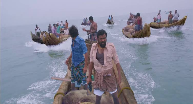 jxjx7x_x's tweet image. Non IT staffs on their way to office ~

#ChennaiRains #FenjalCyclone