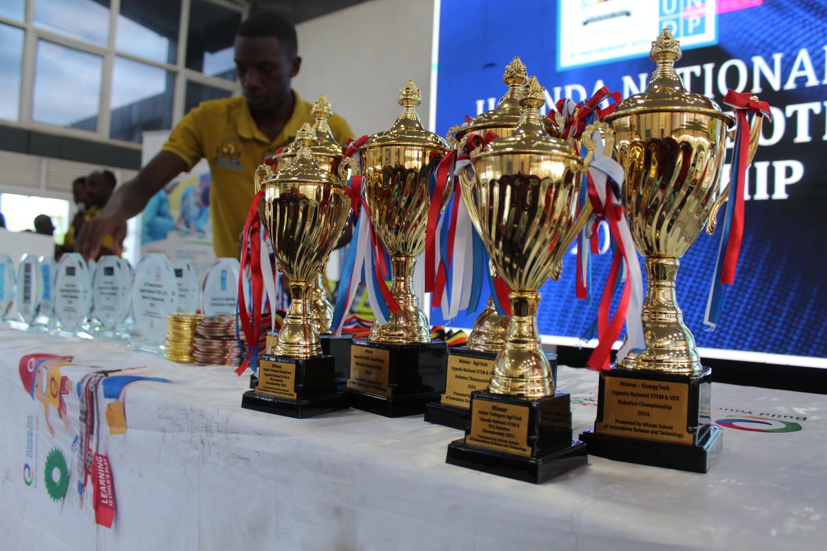 CodeZoneUG's tweet image. Thanks @ASIST_Uganda & @UNDP, for an unforgettable, adrenaline-filled day at the STEM and VEX Robotics Championships!🤖⚙️ The competition was intense, the energy electric, & the innovations truly inspiring! Here's to fostering creativity, teamwork, & the future of STEM in Uganda!