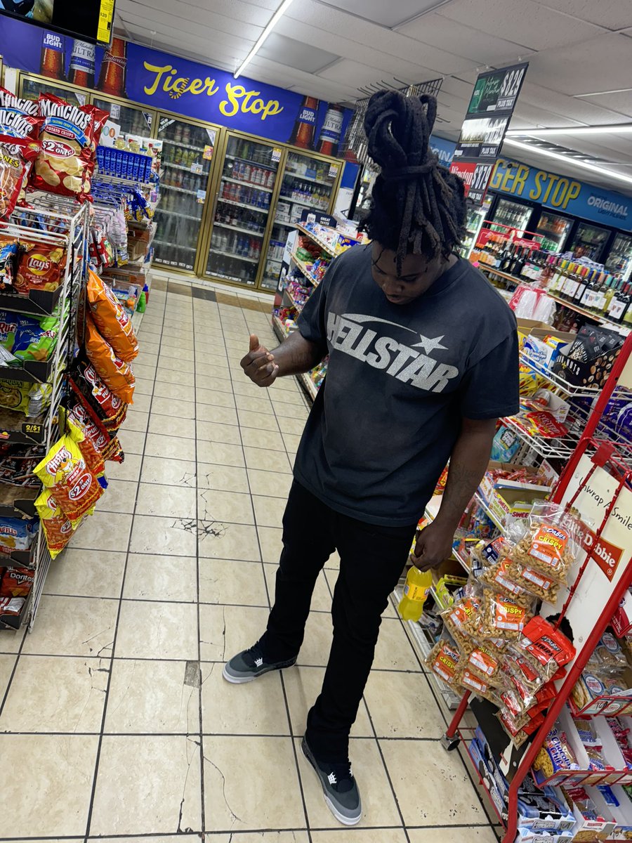 RIPTRIGG1's tweet photo. 🤝🏾 https://t.co/aL1CiIPrii