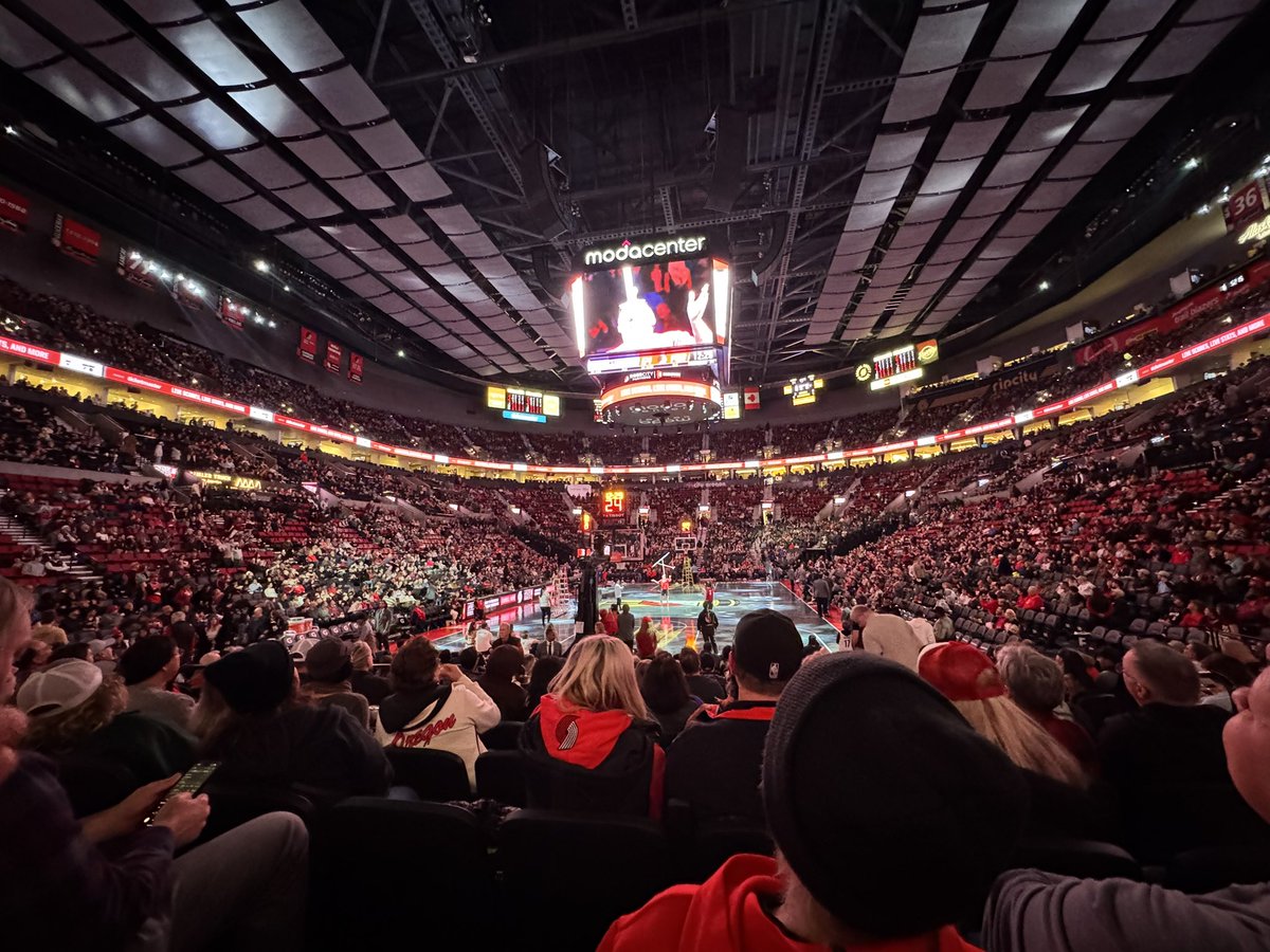 BMehariw's tweet photo. @ripcityproject 
@trailblazers 
@NBAOfficial https://t.co/dRgRRzX9T3