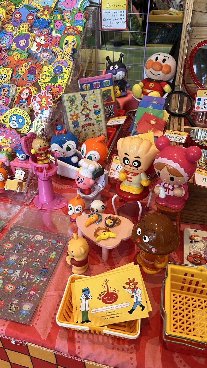 BrombieLab's tweet image. Hari ini Brombie jualan di Trinkieland, Urban Forest Cipete !!! Ayo mampir dan borong!!! Kami juga bawa beberapa koleksi mainan 🤗💓