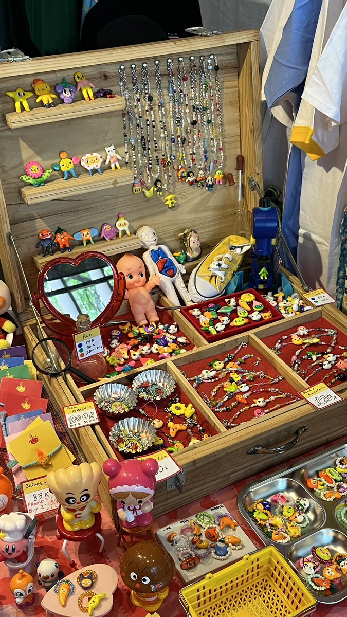 BrombieLab's tweet image. Hari ini Brombie jualan di Trinkieland, Urban Forest Cipete !!! Ayo mampir dan borong!!! Kami juga bawa beberapa koleksi mainan 🤗💓