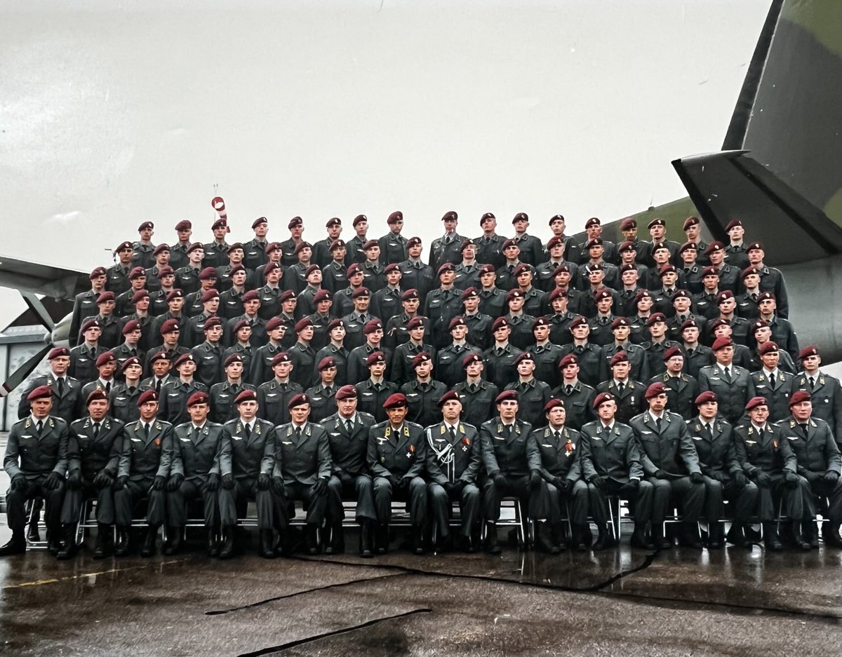 mikatreuthardt's tweet image. Talvisodan syttymisestä tulee tänään kuluneeksi 85 vuotta.

Tämän kuvan ottamisesta ⁦@UtinJR⁩ ssä 34 vuotta. Samana vuonna alkoi Irakin konflikti.

Eivät ne sodat ja kriisit niin kaukana ole. Varautuminen ei ole sodan lietsontaa vaan rauhan varmistamista.

#excelsior 🇫🇮