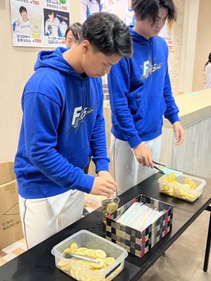 POP UP STORE ドリンクにレモン入れるの難しい🍋 #FFES2024 #lovefighters
