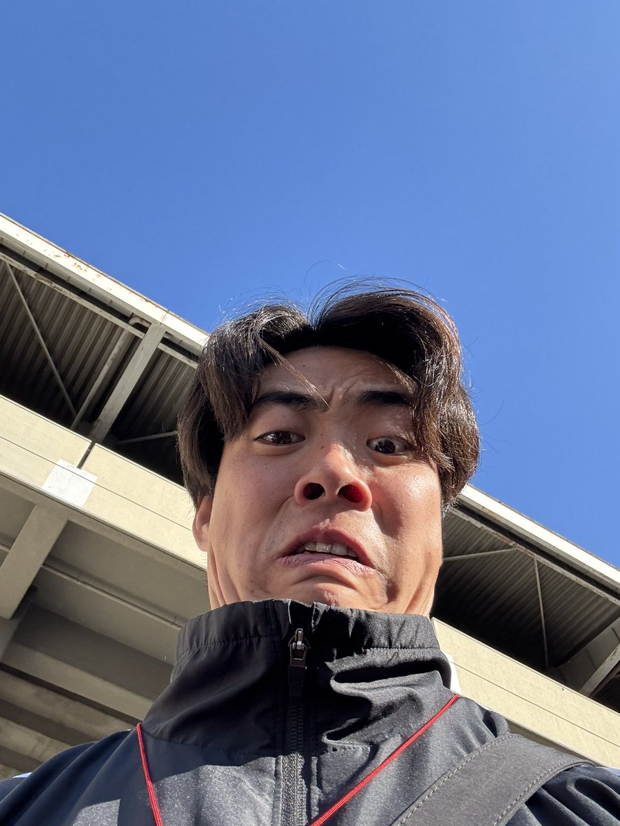この写真撮ってくれた
ホーリーズの子サービスせるふぃー
😂をさらしたく！
嬉しかったんだろうなぁ
この試合には出場してませんでしたが、またジャージ姿見せてくださいね！