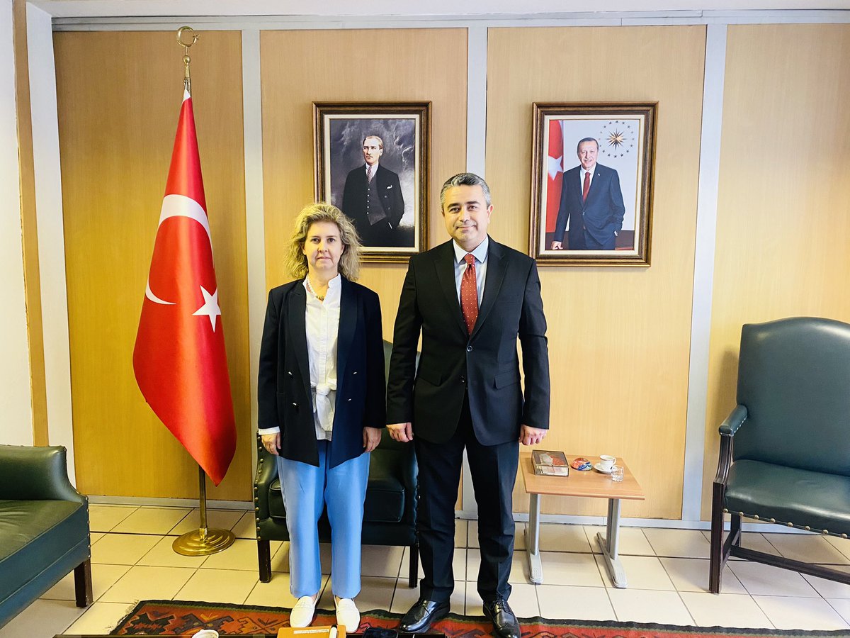 Afrika Fildişinde ki Medikal Kongremizi tamamlayıp ayrılırken nezaketi ve misafirperverliği aynı zamanda saha çalışmalarındaki yakın ilgisinden ötürü, Sn Büyükelçimiz Deniz Erdoğan Barım’a teşekkür ediyorum. 
🇹🇷🇨🇮
<a href="/TC_AbidjanBE/">Türkiye in Côte d'Ivoire</a> 
#Afrika #Fildişi #iverycoast