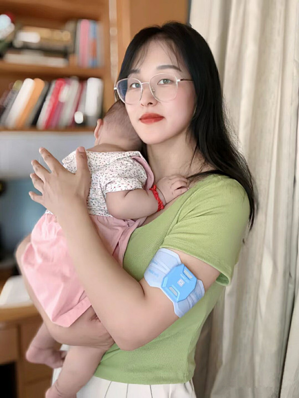 Vien_thav's tweet photo. 好多人问我涨奶怎么办，沐沐吸不完怎么办，就这样办，没有人帮我，我只能靠机器了🥲 #宝妈 #少妇 https://t.co/5mmL8Pb1b5