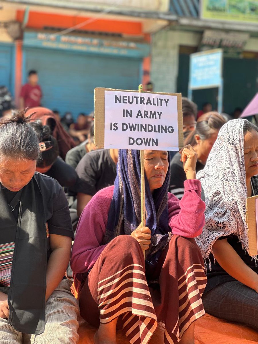 Sumkawn's tweet photo. Manipur: Today, CoTU enforced a definitive 12-hour Total Shutdown in the Kangpokpi district, responding to the unjust road restrictions imposed by the Indian Army at Leimakhong. 

A peaceful rally was organized by LAPC to demand action on this pressing issue. The LAPC firmly called upon the 57th Mt. Division to reopen the sole lifeline connecting the communities of Kangpokpi and Churachandpur. 

It is unacceptable that due to the recent disappearance of a Meitei individual in Leimakhong, the army has imposed such harsh measures. We must remember that on May 4, 2023, a Kuki individual was forcibly taken from an Army vehicle by a Meitei mob and brutally killed right before their eyes.

 Despite this atrocity, the Kuki groups have refrained from pointing fingers at the army out of respect, highlighting the need for a fair and just response from all parties involved.

@PIBHomeAffairs @HMOIndia @adgpi @Spearcorps @MIB_India @easterncomd @ANI @PTI_News @IndiaTodayNE @NENowNews @NELiveTV @NortheastToday @the_hindu @ThePrintIndia @IndianExpress @thewire_in @timesofindia @ttindia @scroll_in @vijaita @afridahussai @BDUTT