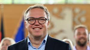 Thüringen hat mir gezeigt, daß Demokratie nur noch ein teurer Affenzirkus ist, in dem der Wähler keine Rolle mehr spielt!