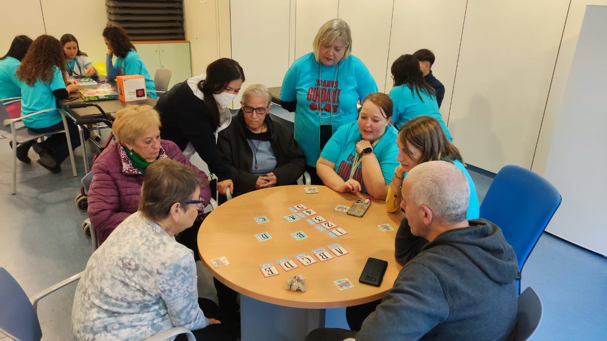 Atenció Primària i a la Comunitat de l'ICS (@primariaicscat) on Twitter photo 👥 L'atenció primària ofereix a la ciutadania un vincle amb el mateix equip de salut al llarg de la seva vida.
El #CAPElClot ha celebrat 30 anys al servei d'aquest barri de <a href="/Bcn_SantMarti/">Districte de Sant Martí</a> amb activitats compartides entre professionals i la població de referència.
Felicitats! 👥 L'atenció primària ofereix a la ciutadania un vincle amb el mateix equip de salut al llarg de la seva vida.
El #CAPElClot ha celebrat 30 anys al servei d'aquest barri de <a href="/Bcn_SantMarti/">Districte de Sant Martí</a> amb activitats compartides entre professionals i la població de referència.
Felicitats!