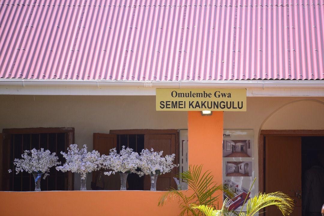 ExploreUganda's tweet photo. Exciting news! The Semei Kakungulu Museum is now OPEN in Mbale City! Connect with history, nature, and beauty as you explore this incredible cultural gem. Don’t miss out on this unique experience! 🏛️
#SemeiKakunguluMuseum #ExploreMbale #CulturalHeritage https://t.co/sZaMuqetW9