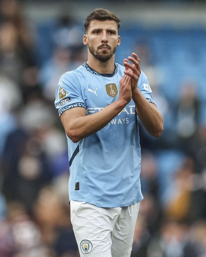 cityreport_'s tweet photo. Ruben Dias: “My specific message to our fans is this – more than ever, BLOCK OUT THE NOISE. Protect their house and protect their players. WE CAN GO AGAINST THE WORLD, if we have to, we are fighting for the same team, same club, the same project and the same dream. As long as WE STICK TOGETHER, we will always find a way through because everything turns in the end and THE LIGHT SHINES THROUGH!” 🫵
