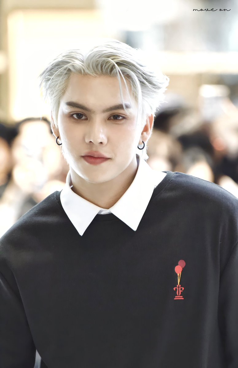 moveon_jxy's tweet photo. 29.11.2024 ; หล่อกินคนได้เลยด้วยซ้ำ!!
🐻 彡 @fort_fts
FORT X SIAMDISCOVERY
#FortFTSXSIAMDISCOVERY
#FortFTSXFUTURELAB ⁺◟✿ #Turnonmysnap
#FortFTS #ComeFortZon #BabyFeat https://t.co/8t3O1tQIle
