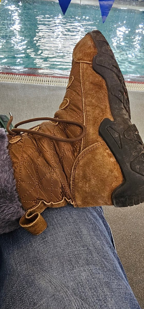 That's it.. tis the season for fluffy boots!