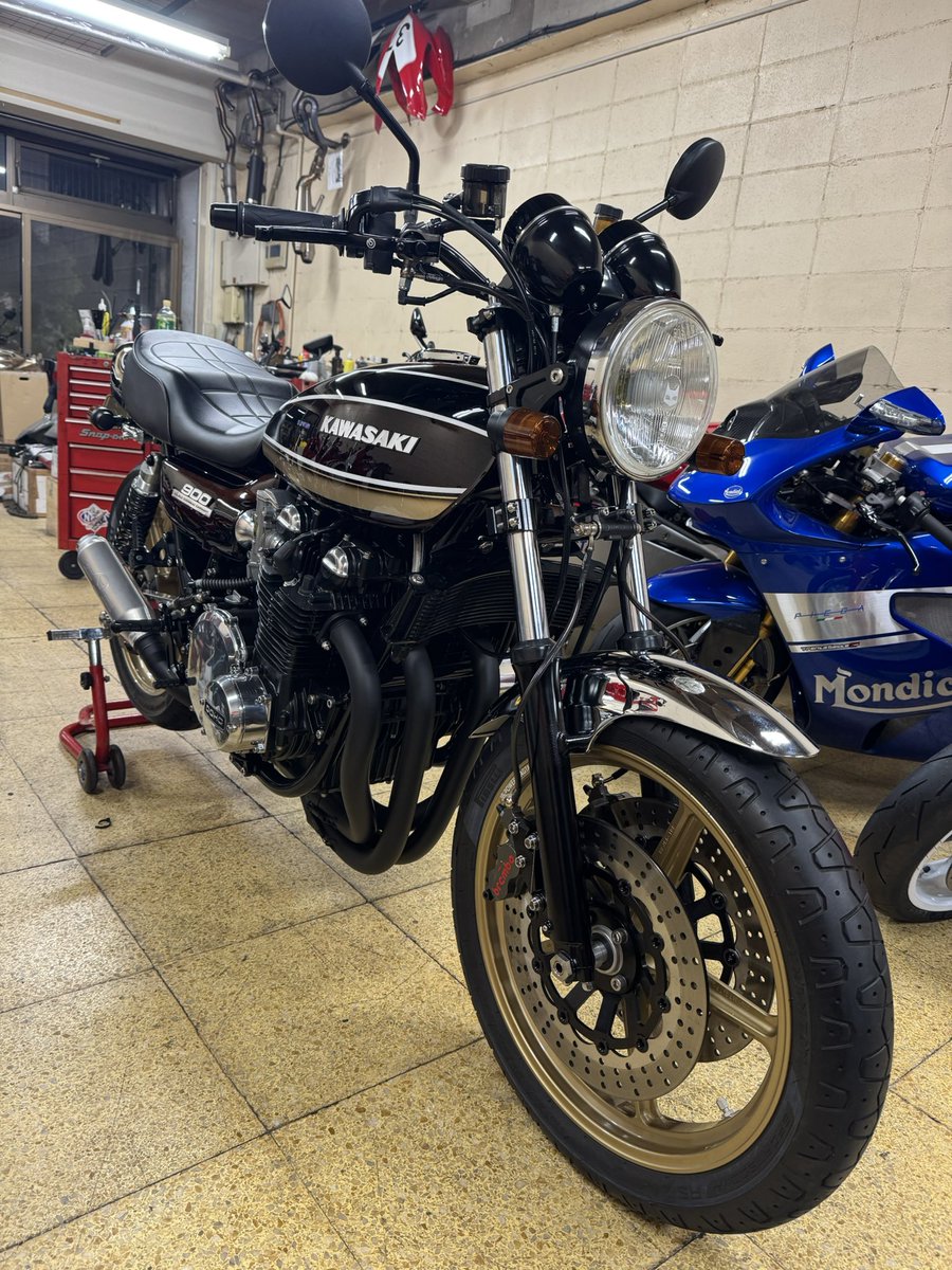 trentasette37_'s tweet image. ビレットマスター,キャリパー取付。#sunstar スプロケにて520化。そして、#MARSHALL のヘッドライト取付等。😃