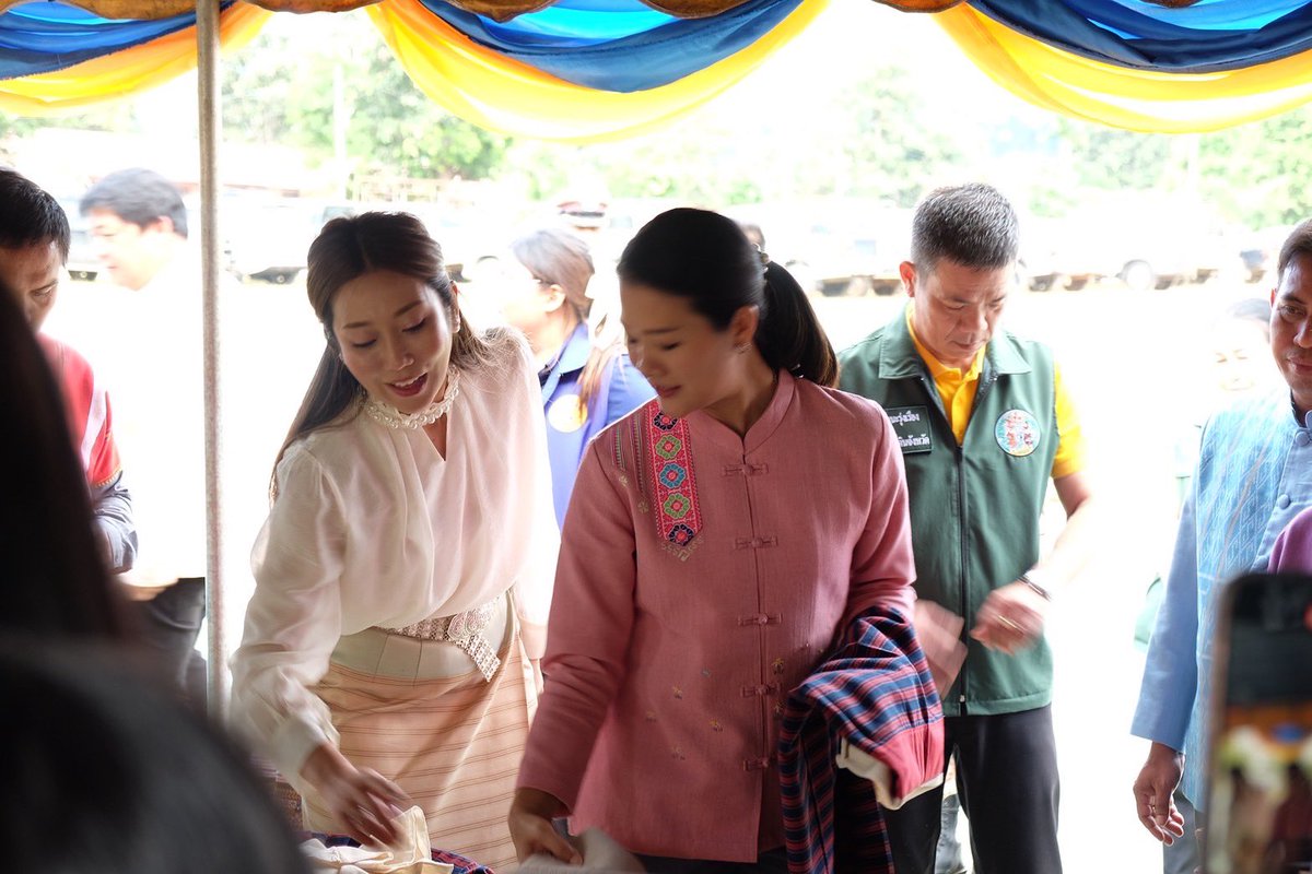 jojop457_'s tweet photo. พี่อิ่มน้องออม น่ารักกกกกก🥰✨
 
@aim_theerarat @SrisophaK https://t.co/B7F2GdCHrg