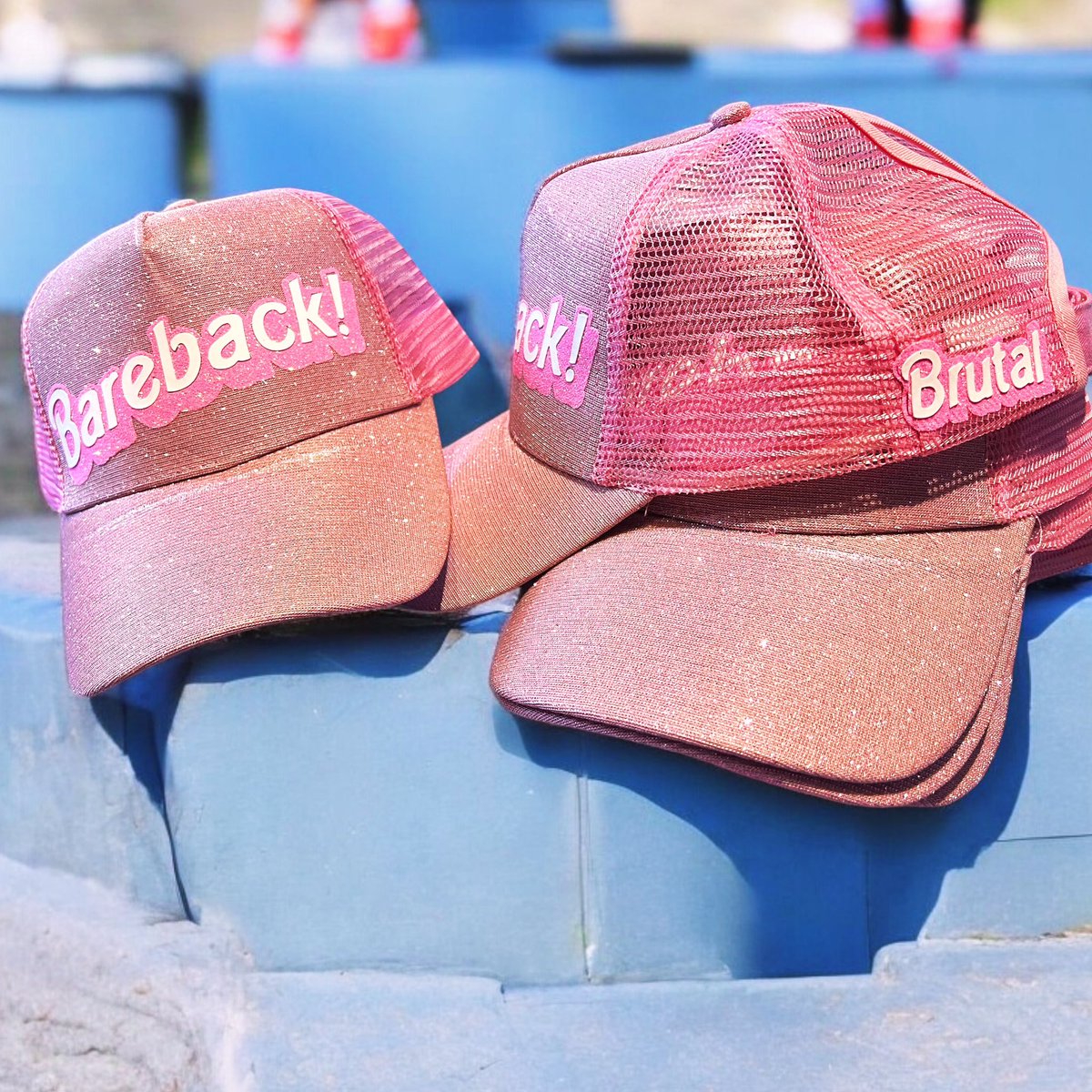 Indulge in the ultimate collector's item with our limited edition GLITTER KEN CAP! Only 40 are available, making it a must-have for any Barbie fan.  
Get yours now before they're gone forever!
brutalldn.com/products/barbi…