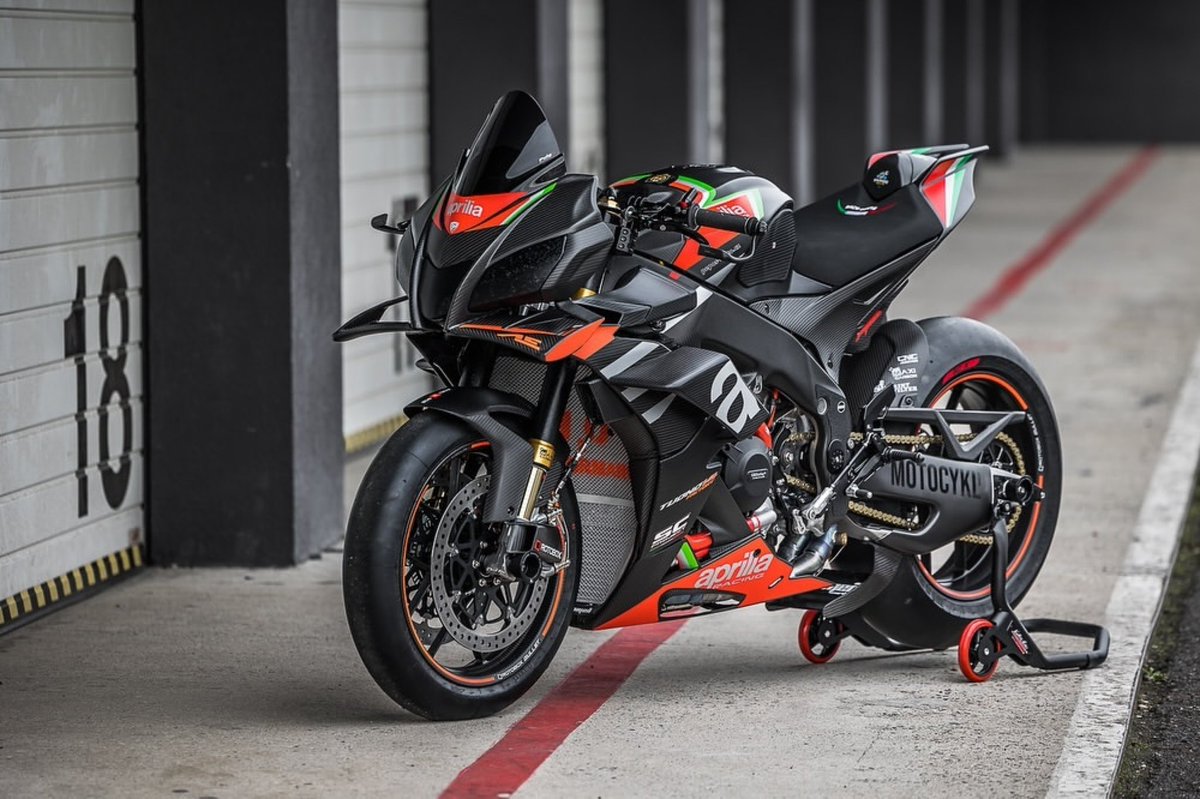 RotoboxRims's tweet photo. Tuono V4 Beast @motocyklczech https://t.co/rsUBJyvxs0