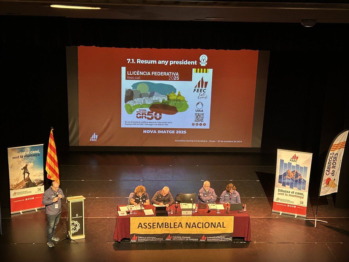 FEEC_cat's tweet photo. Comença l’#agefeec amb la presentació de la nova imatge 2025 i el repàs a l’activitat de les entitats ⚪️🔴
#sentlamuntanya #sommuntanya #somentitats https://t.co/Mo81R3hpME