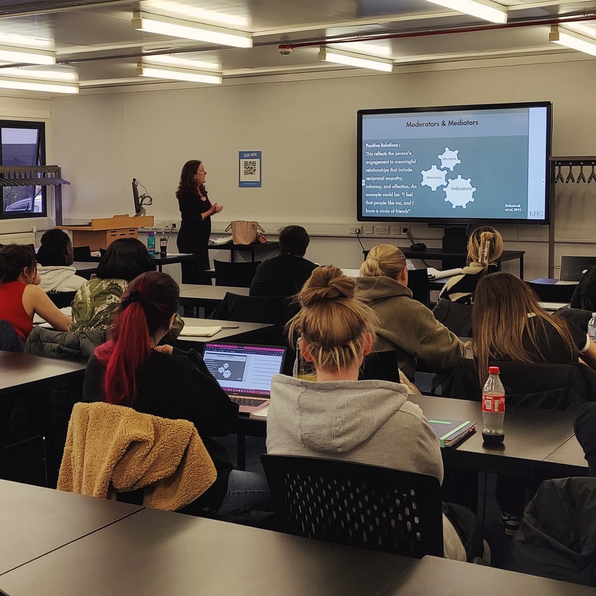 LDNurseGCU's tweet image. This week we welcomed @LindaHume - learning disability nurse &amp;amp; international expert in #PositiveBehaviourSupport &amp;amp;   #CapableEnvironments . Our 3rd years described the session as "inspiring". Thanks Linda!  
#PracticeLeadership #PersonCentredCare #ChooseLDNursing #LDnurse