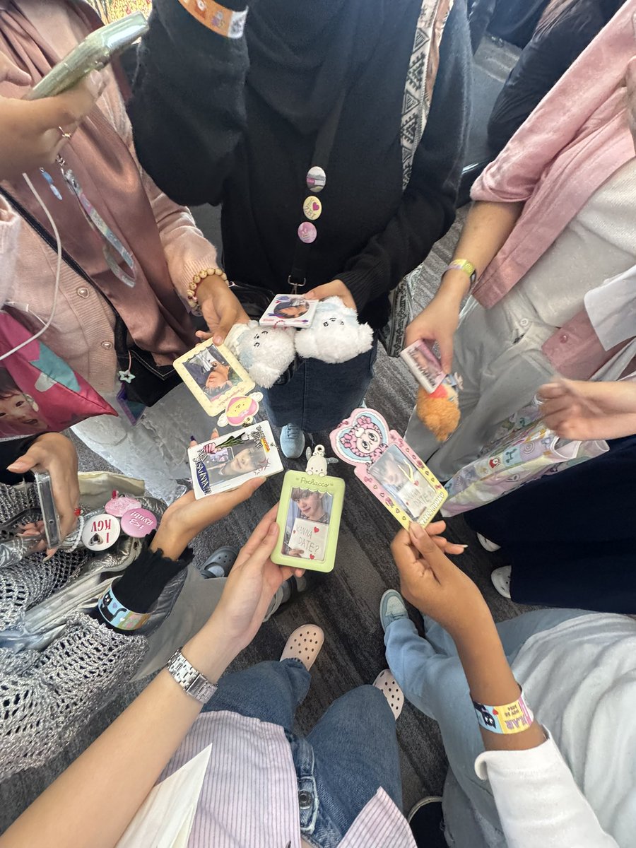 hoshkitty's tweet photo. zerose's assemble at p-land! (∩˃o˂∩)♡ https://t.co/Hyh31ioo0c