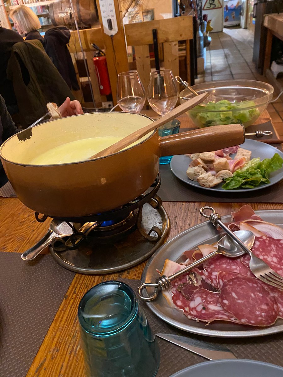 planetaventures's tweet photo. Une bonne raclette en montagne, quoi de mieux !! Venez gouter toutes les spécialités savoyardes sur le programme Raquettes savoyardes. Reste 4 places pour le départ du 29 Décembre 2024.
Plus d'infos sur https://t.co/ogE0kdbhHI ou sur https://t.co/Jf6EkcAqEo
A tchao Pascal 💯 https://t.co/rwRleDSKRI