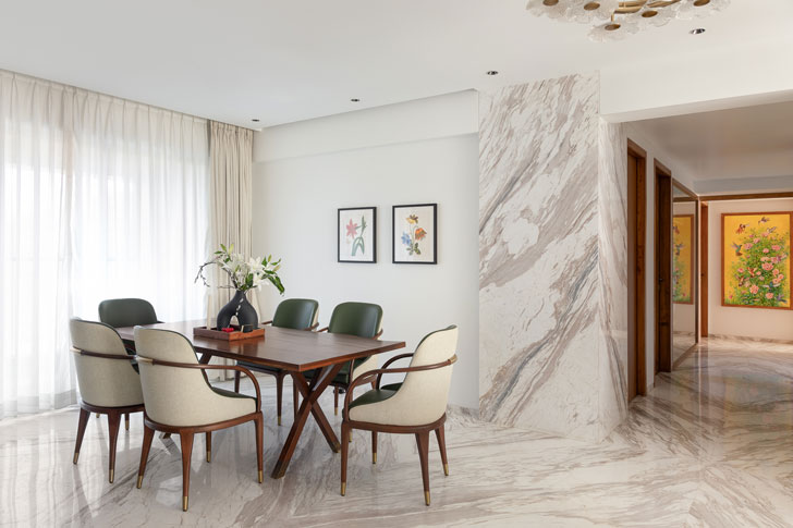 IndiaArtnDesign's tweet image. Balancing #aesthetics and #functionality, Studio #PreeD&apos;fine curates a #home of versatility and #comfort, where every space exudes sophistication. indiaartndesign.com/a-home-where-c…