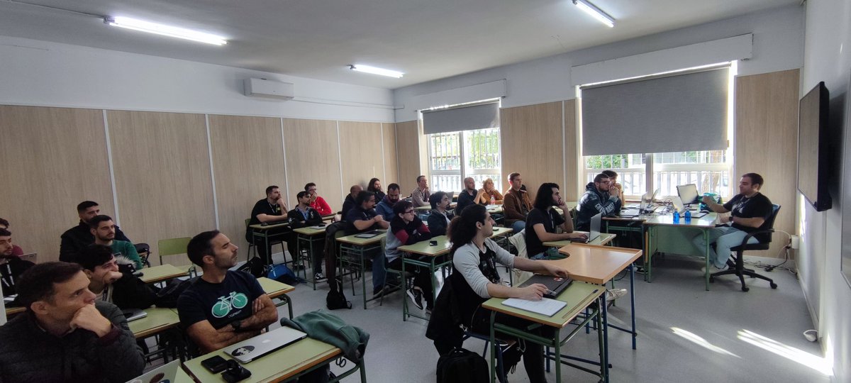 secadm1n's tweet photo. Taller de @n4xh4ck5 en #secadmin2024 ¡todo listo! https://t.co/ytScXgEo7L