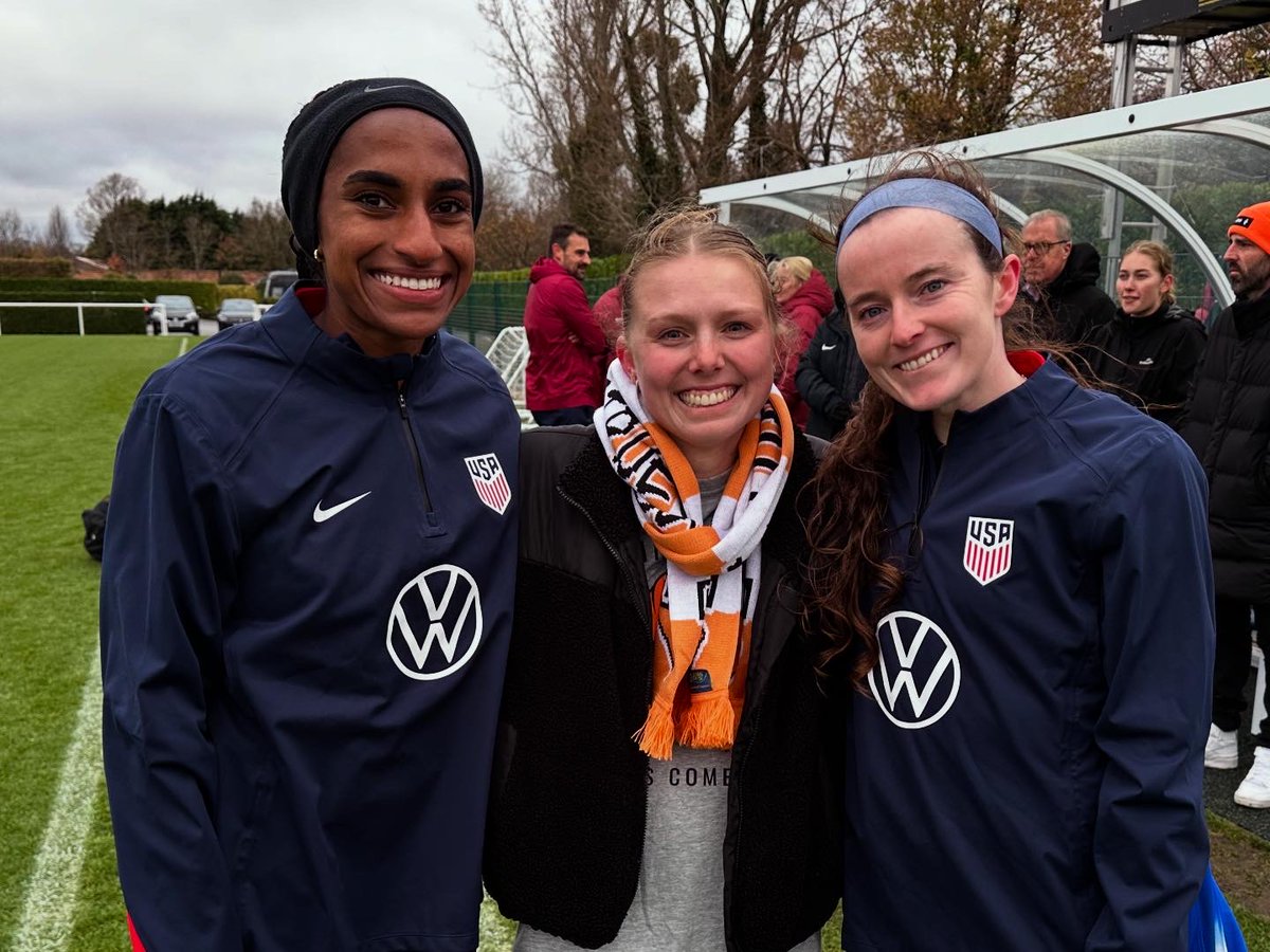 TheCWFund's tweet photo. We can't wait to cheer on the squad at today's match! #cwfjess #cwfdreams #makingsoccerdreamscometrue #USAENG #London #TEAM #Wembley #USWNT https://t.co/hsRmLy5Pmg