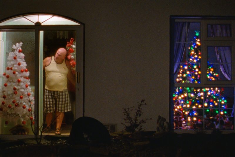 "Un Nadal per a tothom" és un film enginyós, tenyit de tragèdia que es qüestiona el veritable significat d'aquesta època.

Una pel·lícula única plena de compassió, humor irlandès i humanitat.

Vine a veure el #DocsDelMes als #CentresCívicsBCN. 👉 i.mtrbio.com/oppfvhyedt