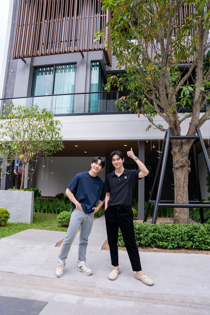 yinyin_anw's tweet photo. ทายซิ! ใครคือเจ้าของบ้านตัวจริง 😏 ชวนมาดูฉากจบพร้อมกัน ฟินแบบหมอนขาดไปแล้ว 5 ใบ 🫠🫠  ที่โครงการ ศุภาลัย แกรนด์ เอสเซ้นส์ อรุณอมรินทร์
เริ่ม 19.99 ล้านบาท*  #JACKANDJOKER #SUPALAIxYinWar #35thSUPALAI   #yinyin_anw https://t.co/vRrZyiHamh