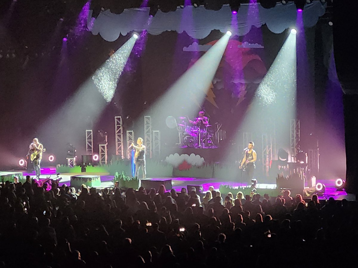 kitkat_dee's tweet photo. @JoshRamsay Such a blast! 😄🎶 https://t.co/Klajpla1nO