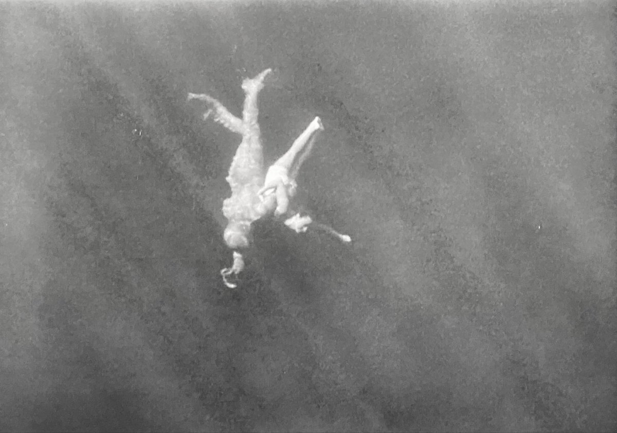 <a href="/GingerGray/">DD</a> You get it. 🙌 
It’s such a masterpiece!
#CreatureFromTheBlackLagoon