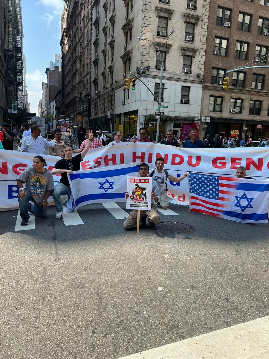 HinduVoice_in's tweet photo. Protest in USA against the ongoing Hindu Genocide in #Bangladesh.. https://t.co/cMjBofpzV5