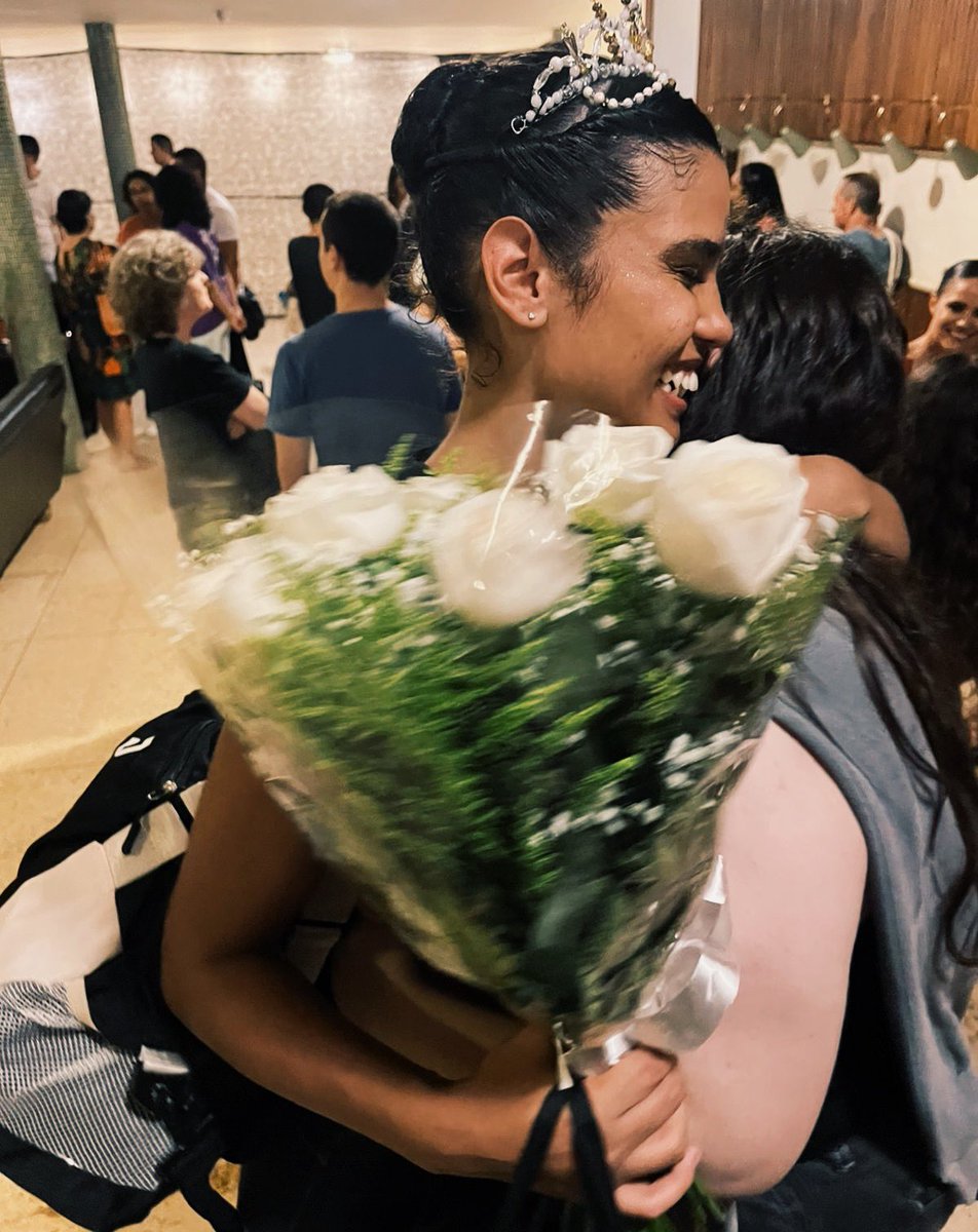 baarcelinda's tweet photo. ela fez 🥺🤍 https://t.co/SccYATqUvH