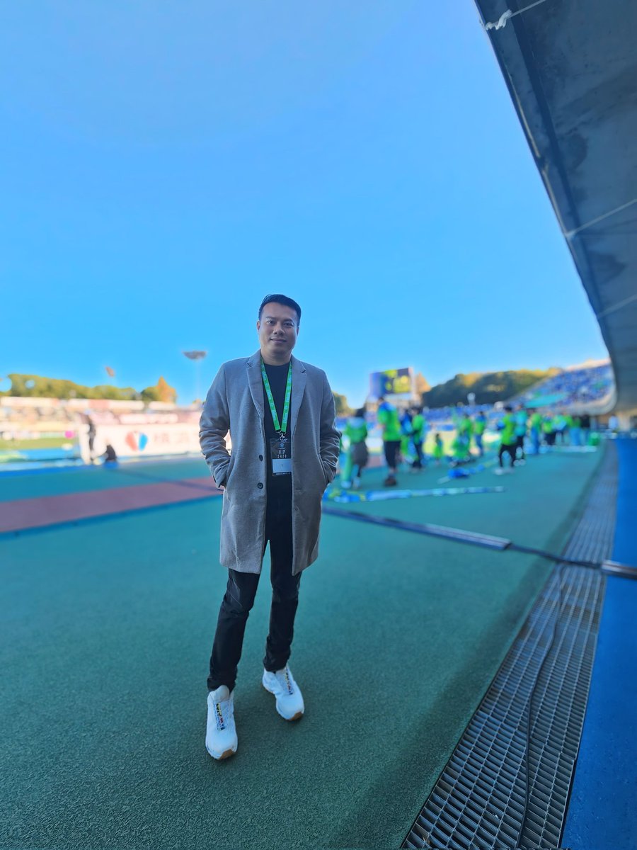 Nop_Pro24's tweet photo. เป็นเกียรติที่ได้รับเชิญมาร่วมงานอีกครั้ง  🟢 #JLeague 🇯🇵  湘南ベルマーレサッカースクール https://t.co/yX27m3rvPm