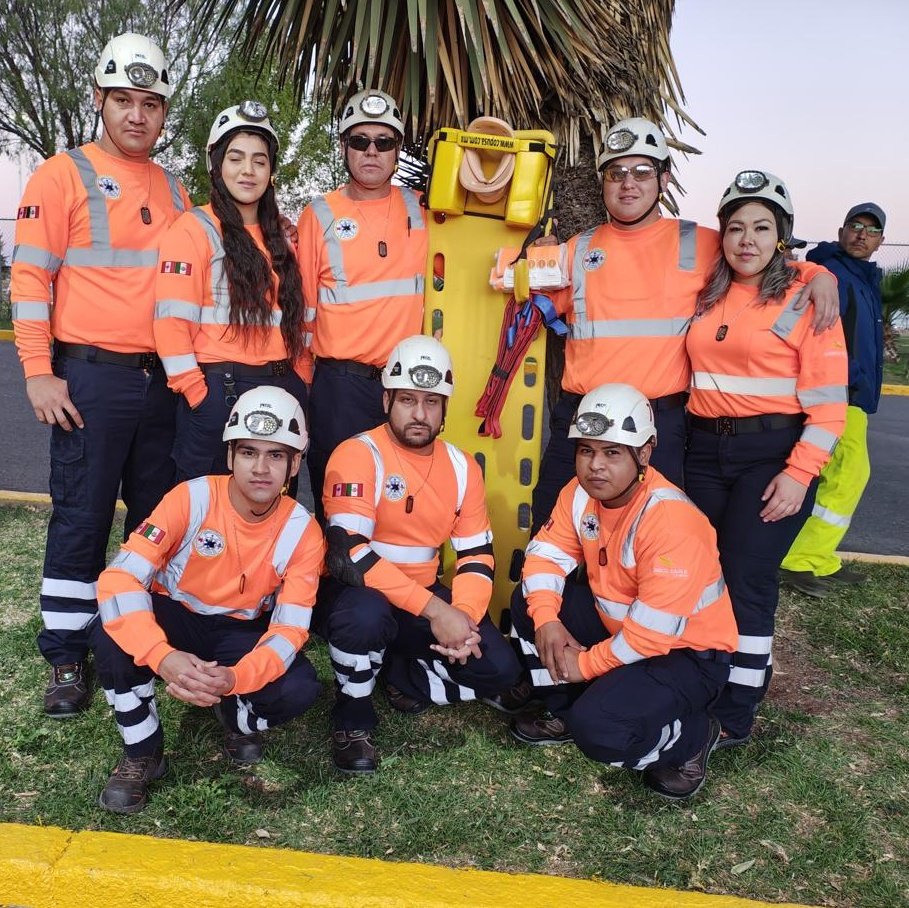 AgnicoMexico's tweet photo. Con orgullo celebramos a nuestros equipos de Pinos Altos y La India por su destacada participación en la XVII Competencia Nacional de Brigadas de Rescate. Agradecemos la organización de @Camimex_Oficial y felicitamos a todas las brigadas participantes

💛💪 Por su valentía y compromiso 
¡Gracias a todos! 👏