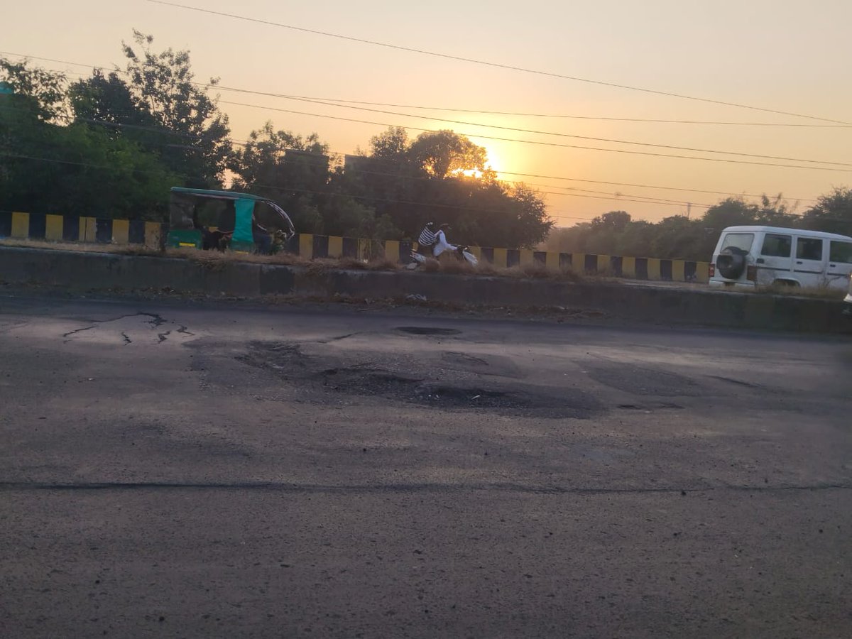 anjaya1905's tweet photo. CEMENT ROADS SCAM: Inner Ring Road was widened and concretized at the cost of around Rs 400 crore. Potholes have become common on this road. A patch of the road between Automotive Square and Ita Batti Chowk in front of Yashodara Nagar Police Station damaged to a great extent and turned into accident prone spot.
Engineers of State PWD, NIT and NMC never inspect roads to check such accident prone spots.
#nagpur #savenagpur #roadsscam #SCAM #cementroads #cementroadsscam @nitin_gadkari @MORTHIndia @mahapwdofficial @Nitngp @ngpnmc @nmccommissioner