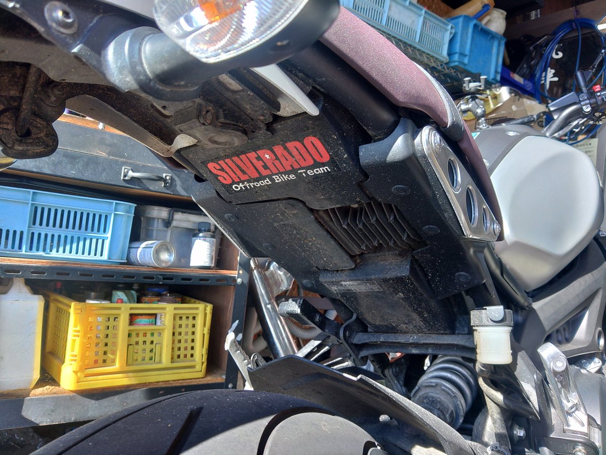 silvera39's tweet photo. オイル交換に来てくれた、開業以来の長いお付き合いのお客様の車両からなつかしいシール発見✨
15年以上前のモンですが、温存してくれてたらしく、数年前買っていただいた車両に貼ってくれてました
いろいろ蘇ります
感謝🙏 https://t.co/oHB94Zun1I